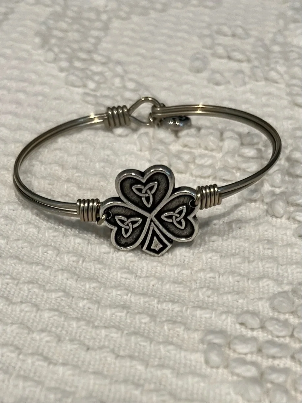Luca + Danni Celtic Shamrock Bangle Bracelet, IOB, Petite, Silver Tone, USA Made